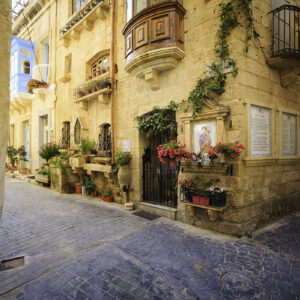Maltese romantic alley